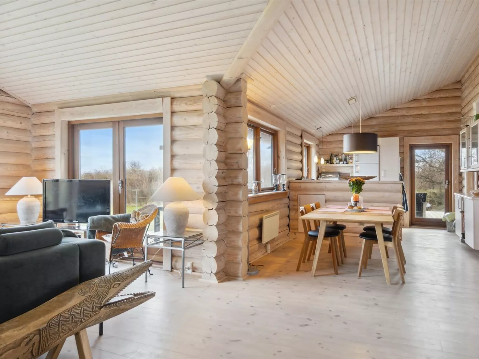 "Guthfast" - 50m from the sea - Drinnen