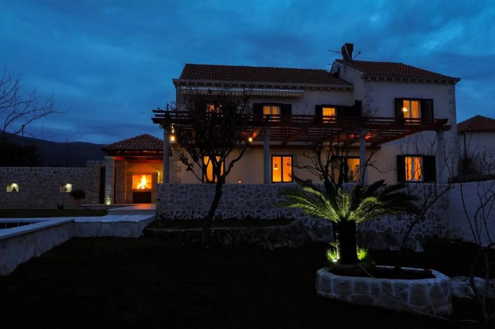 Villa Antonija - Four-Bedroom Villa with Terrace and Private Pool-Extérieur