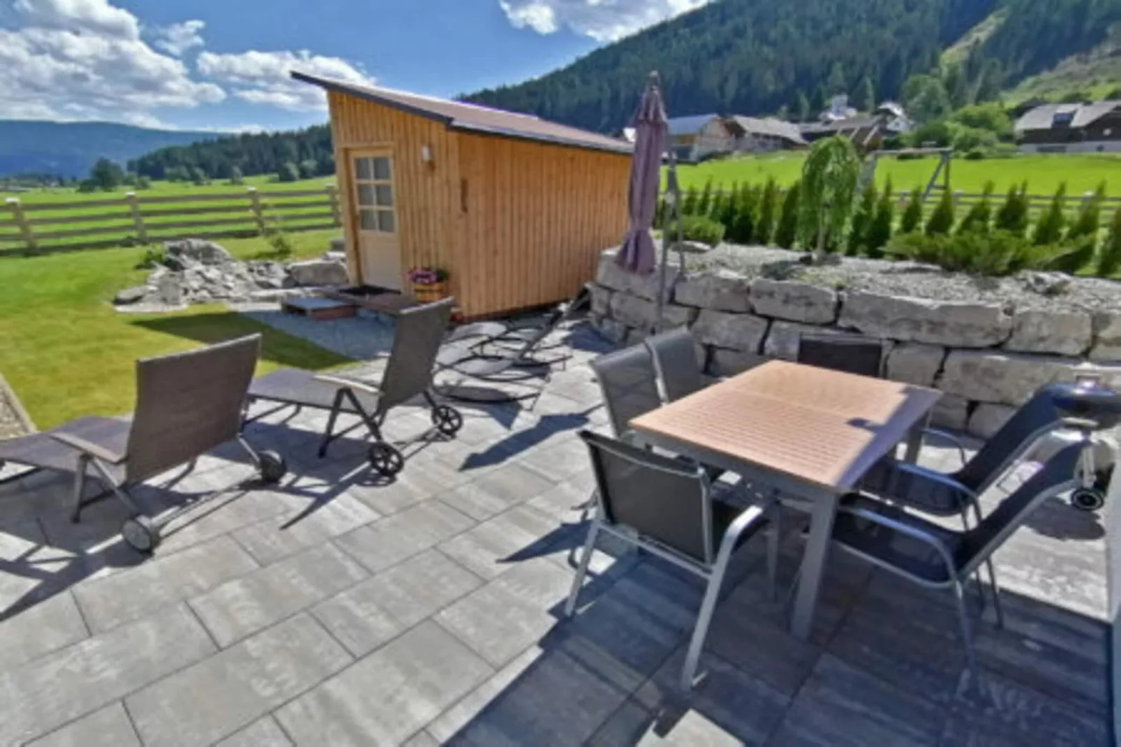 Ferienhaus Weißpriach-Garten Sommer