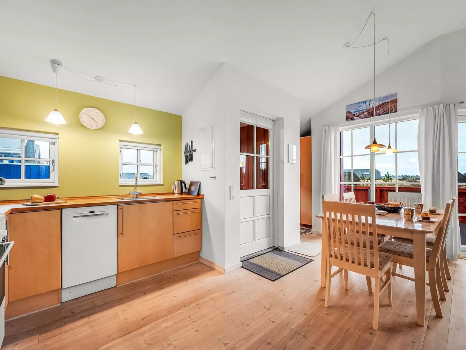 "Binta" - 300m to the fjord - Dedans