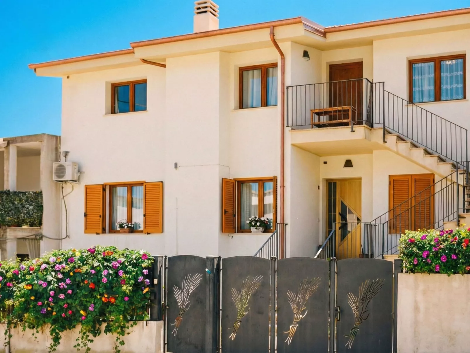 Crystal Sea Apartment-Outside