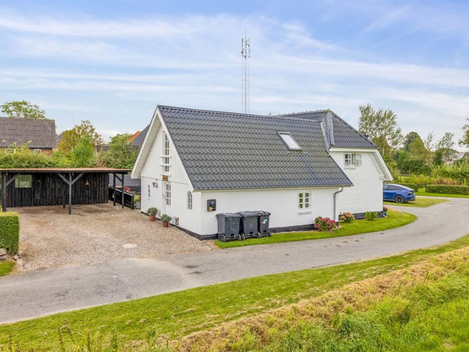 "Yorik" - 1.6km from the sea-Outside