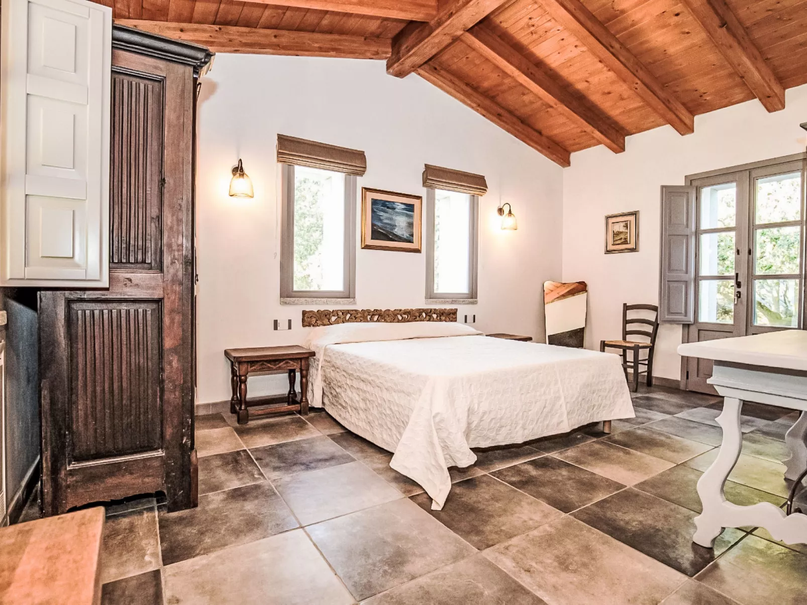 Stazzu Sarra di Monti-Drinnen