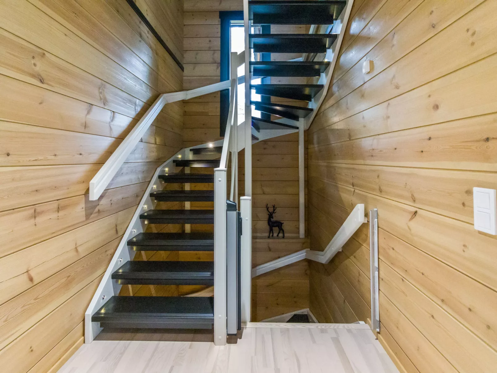 Villa valoisa - Drinnen