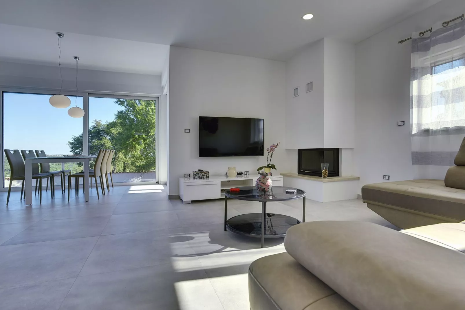 Villa White-Living room