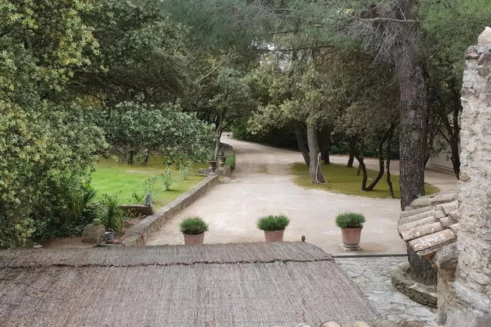 Villa cadre idyllique et reposant avec piscine-Vue d'été