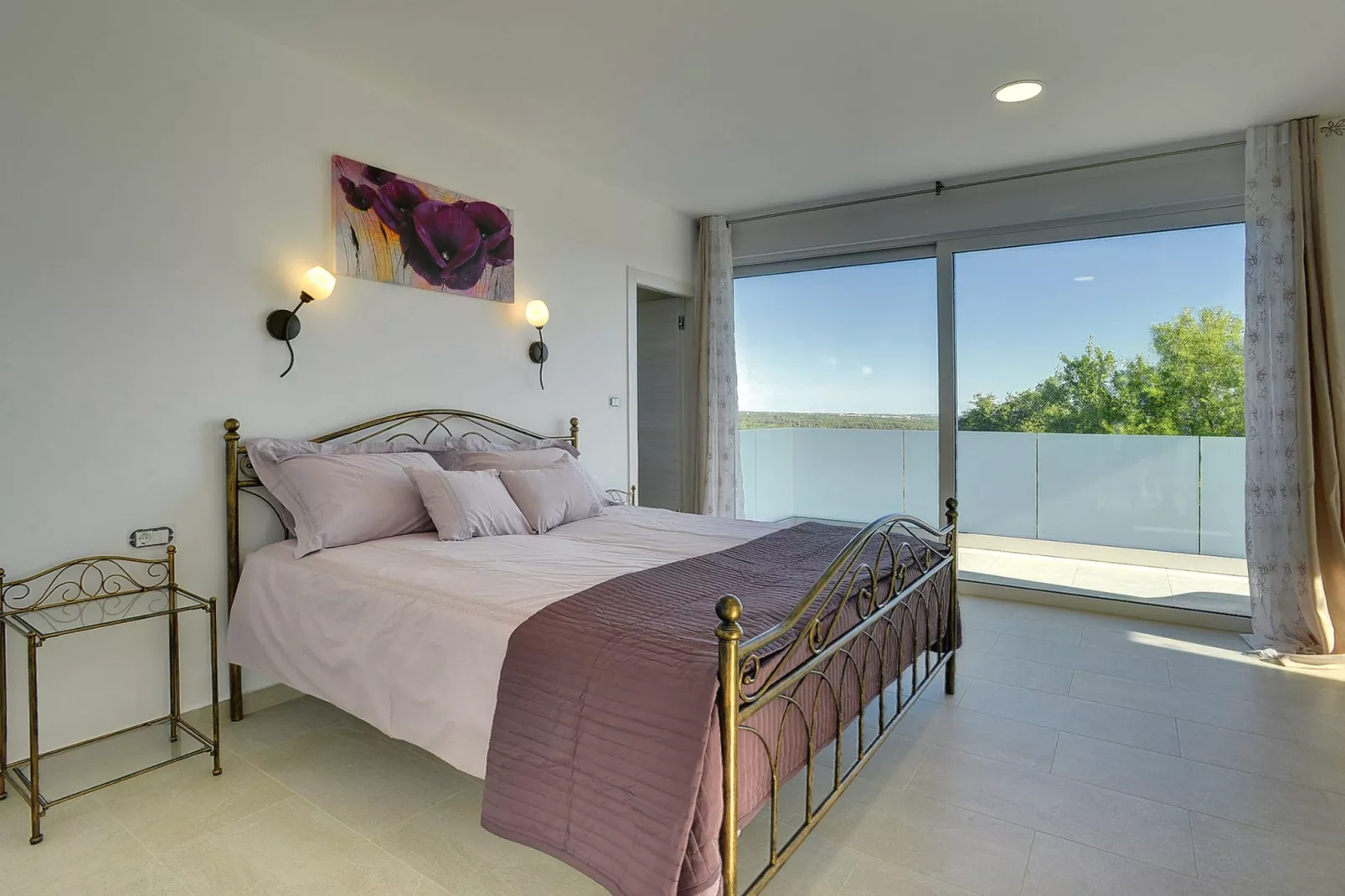 Villa White-Bedroom