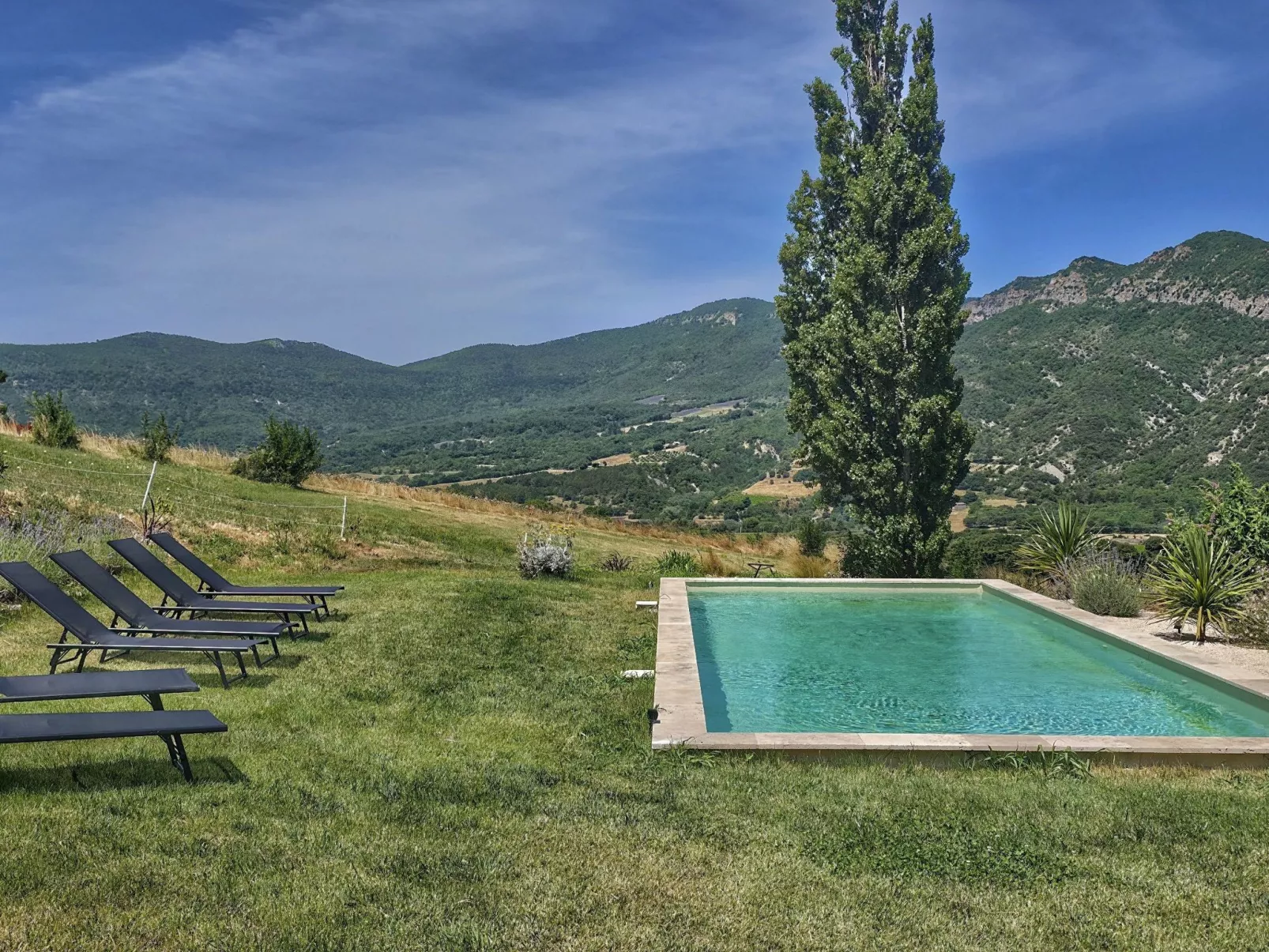 Bauernhaus aus Stein mit schöner Aussicht "Mas de Lysis". - Image-tags.info