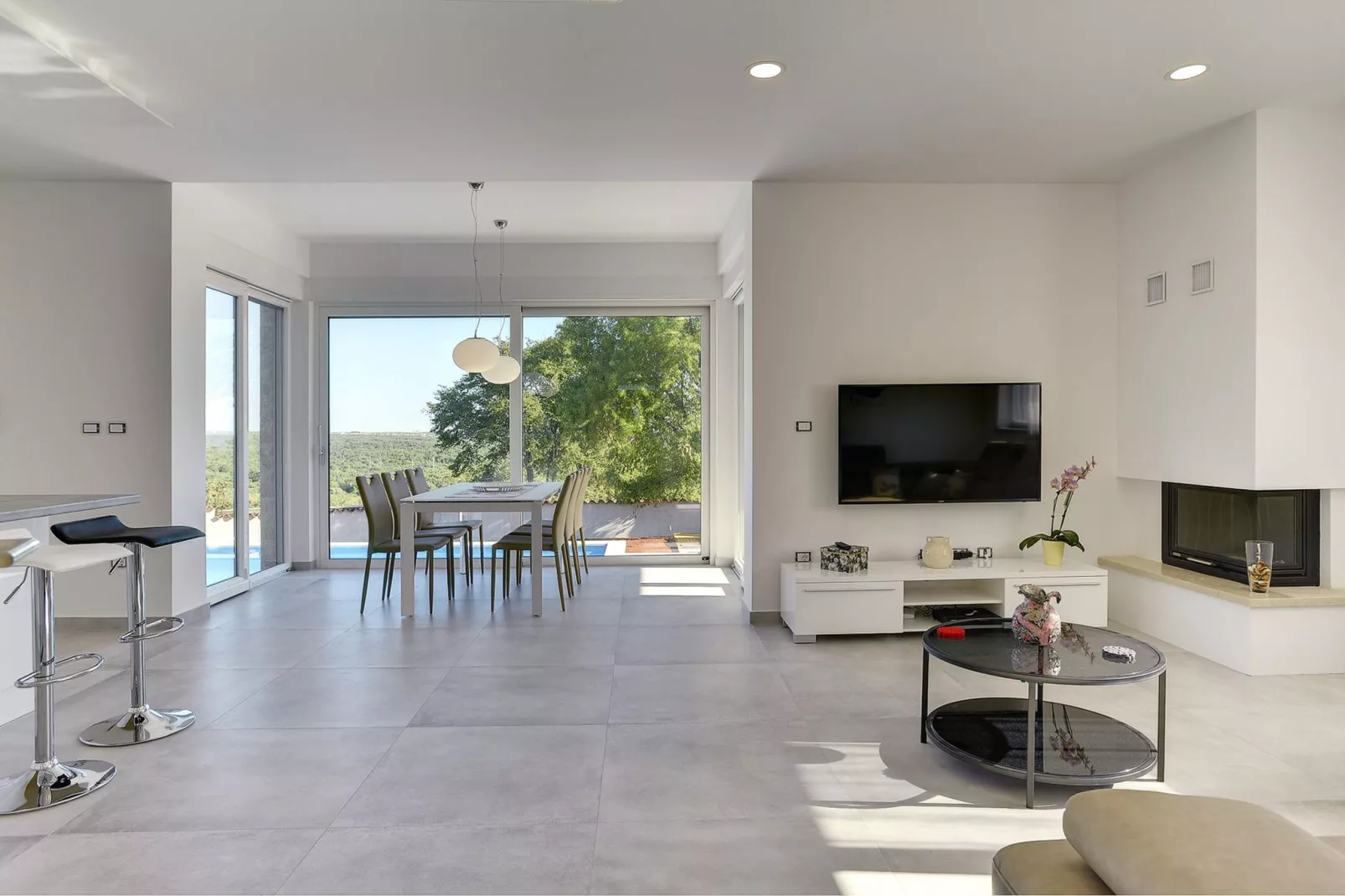 Villa White-Dining room