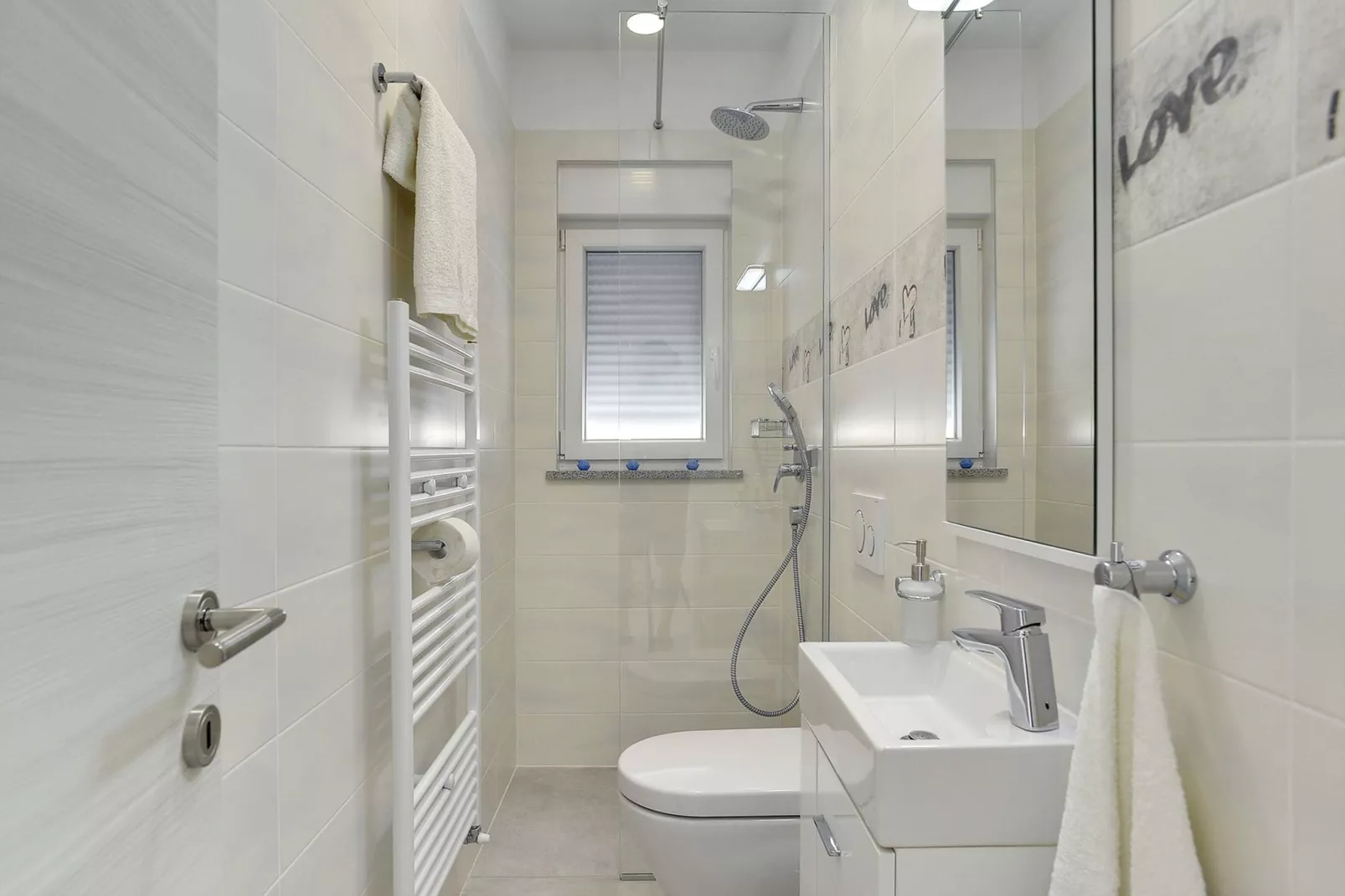 Villa White-Bathroom