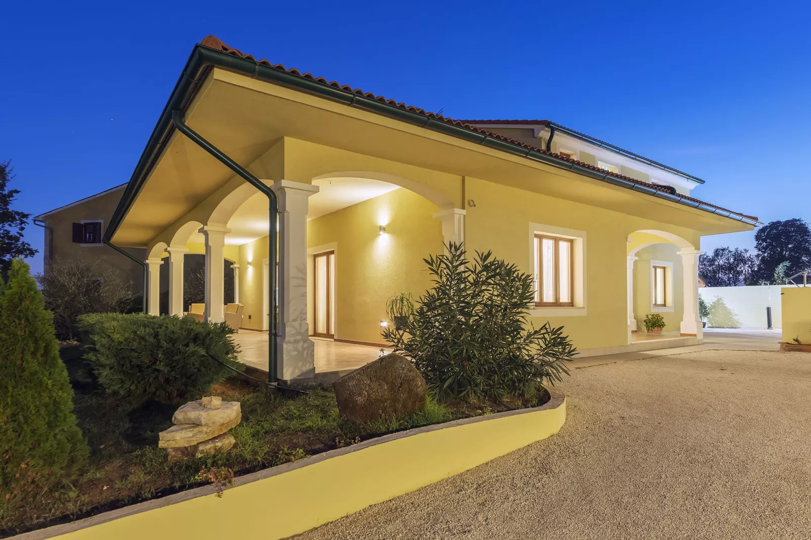 Villa Monique-Gärten Sommer