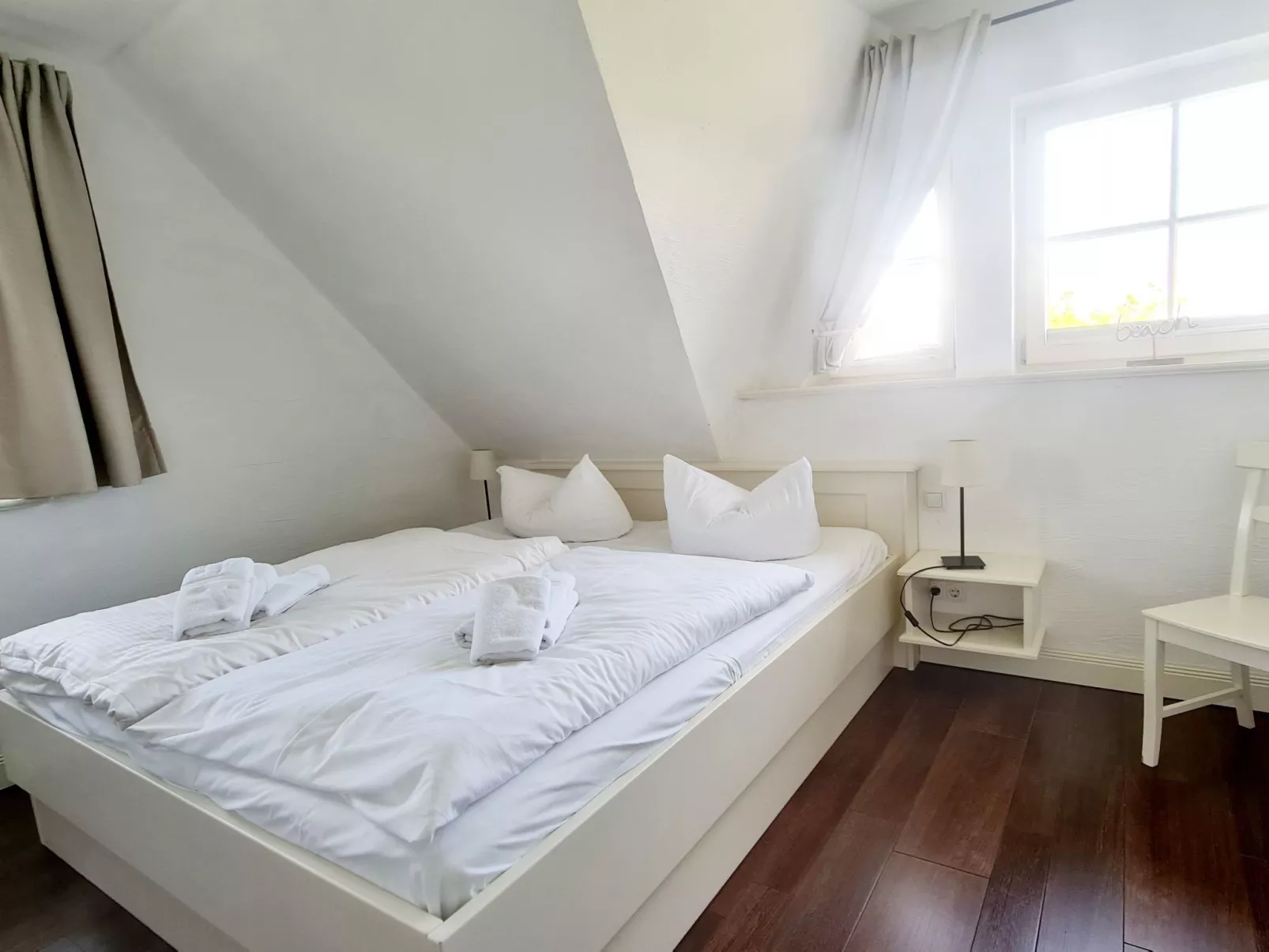 TRADITIONELLES REETDACHHAUS MIT SAUNA, KAMINOFEN UND PRIVATEM WASSERZUGANG - Image-tags.info