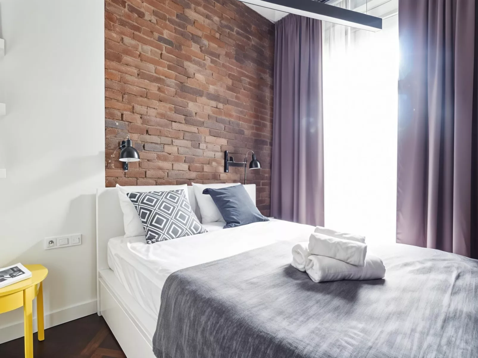 Studio "Fancy Brick 1" - Image-tags.info