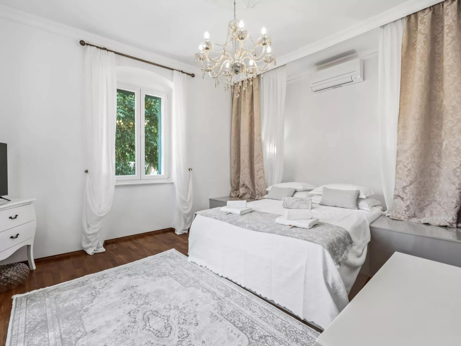 Villa Anna Varos - Image-tags.info