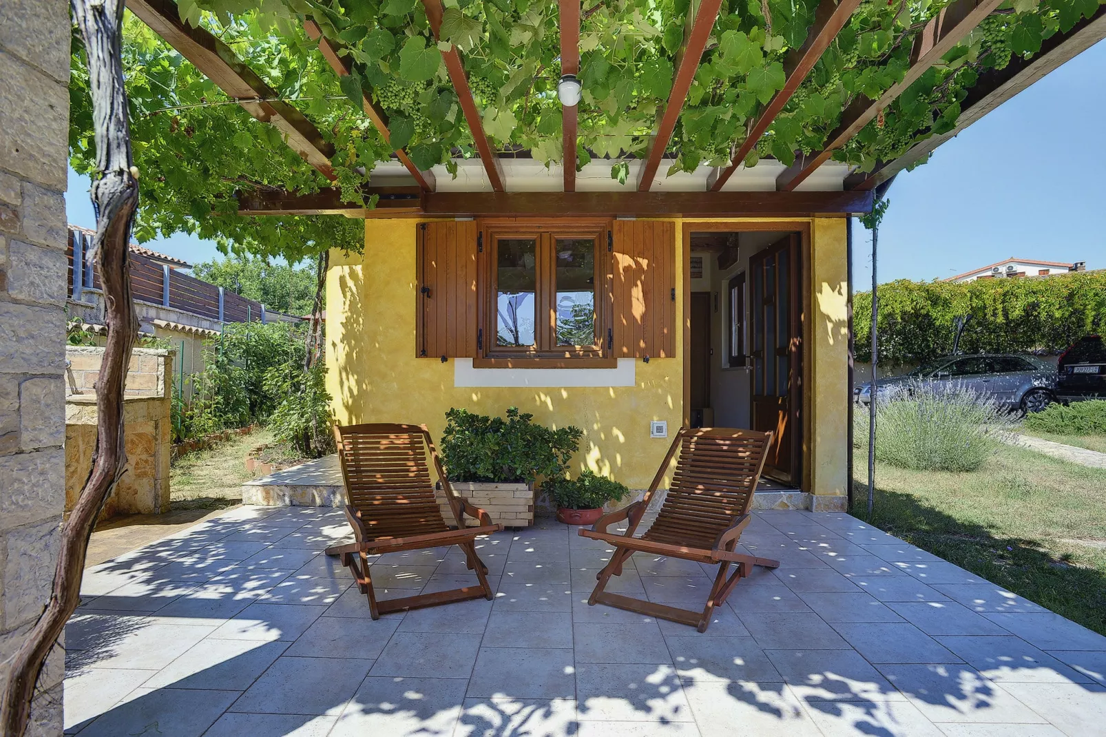 Villa Maria Betiga-Gardens summer