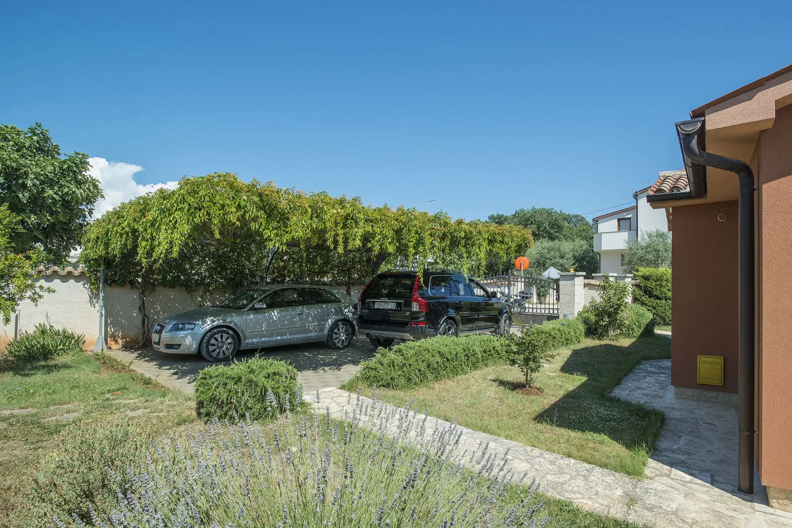 Villa Maria Betiga-Gardens summer