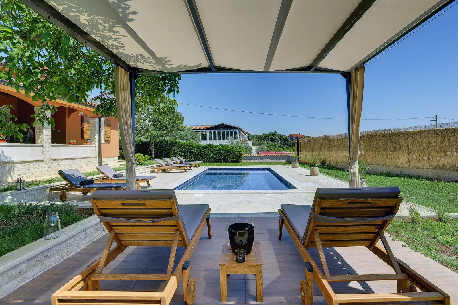 Villa Maria Betiga-Gardens summer