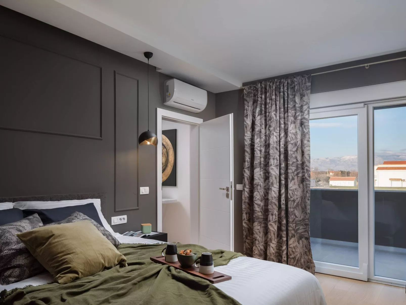 Villa in Strandnähe, Pool, Kinderspielplatz - Image-tags.info