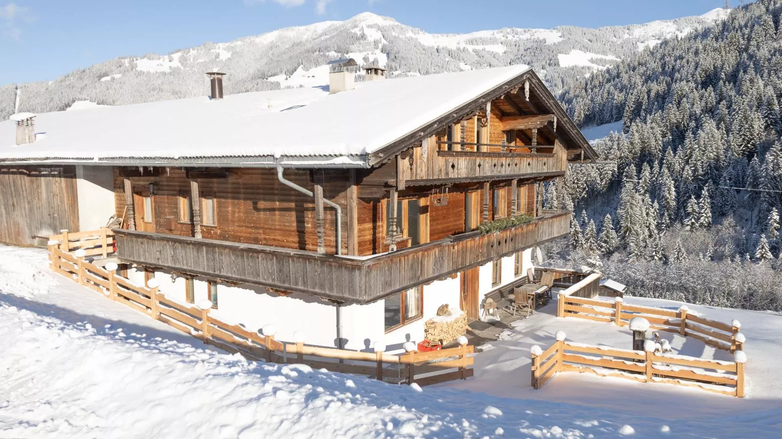 Hacklerhof Top 2 - Exterior in winter