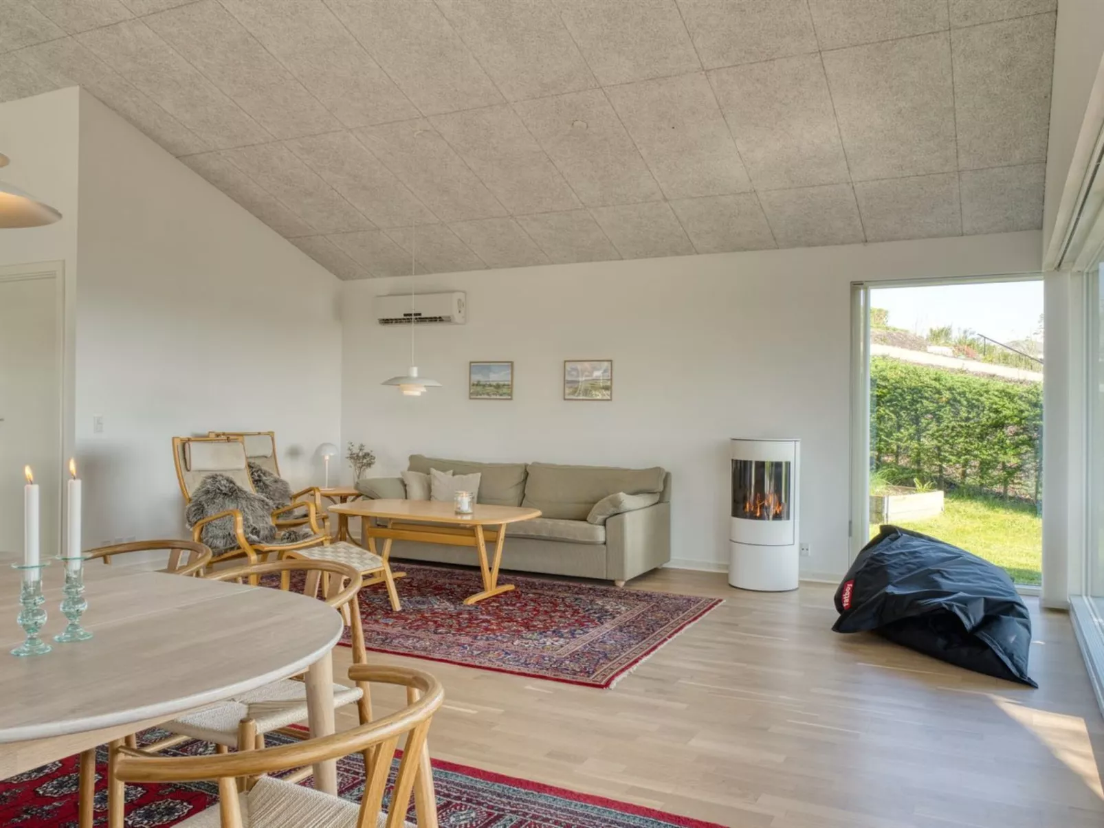 "Elissa" - 50m to the fjord-Inside