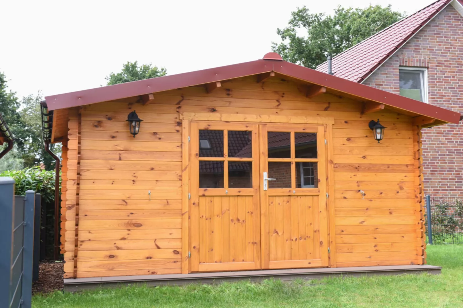 278662-Exterior in summer