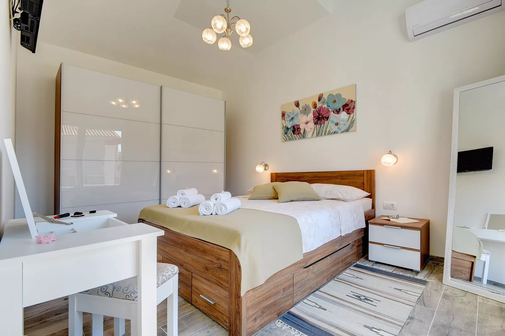 Villa Sunny Home-Schlafzimmer
