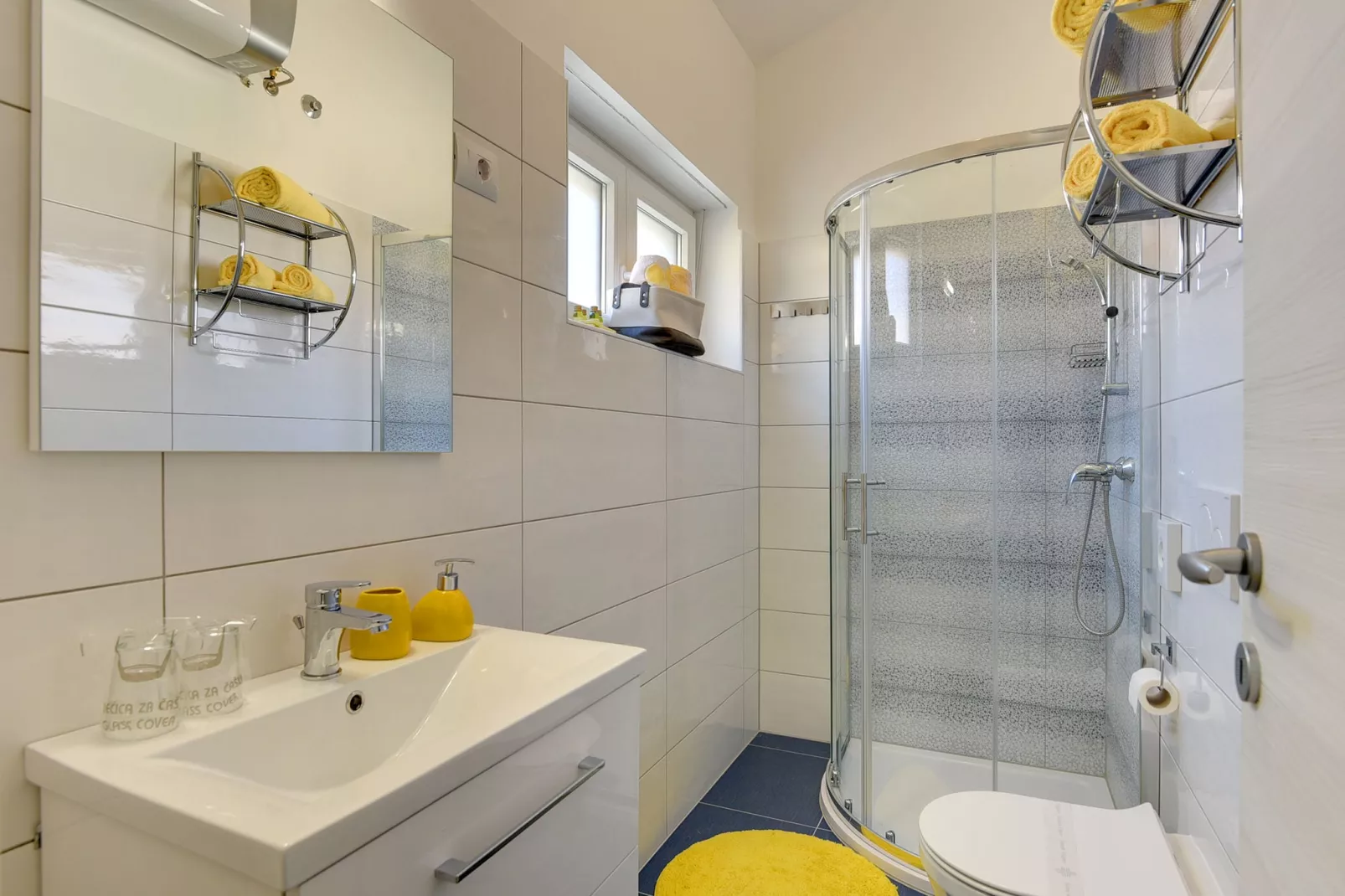 Villa Sunny Home-Badezimmer