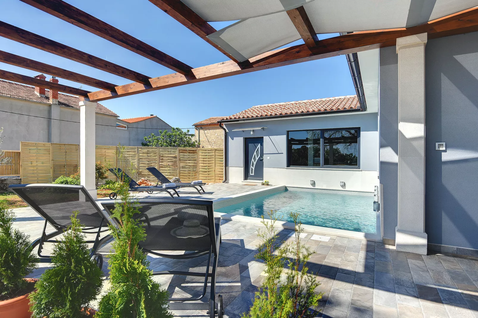 Villa Sunny Home-Terrassenbalkon