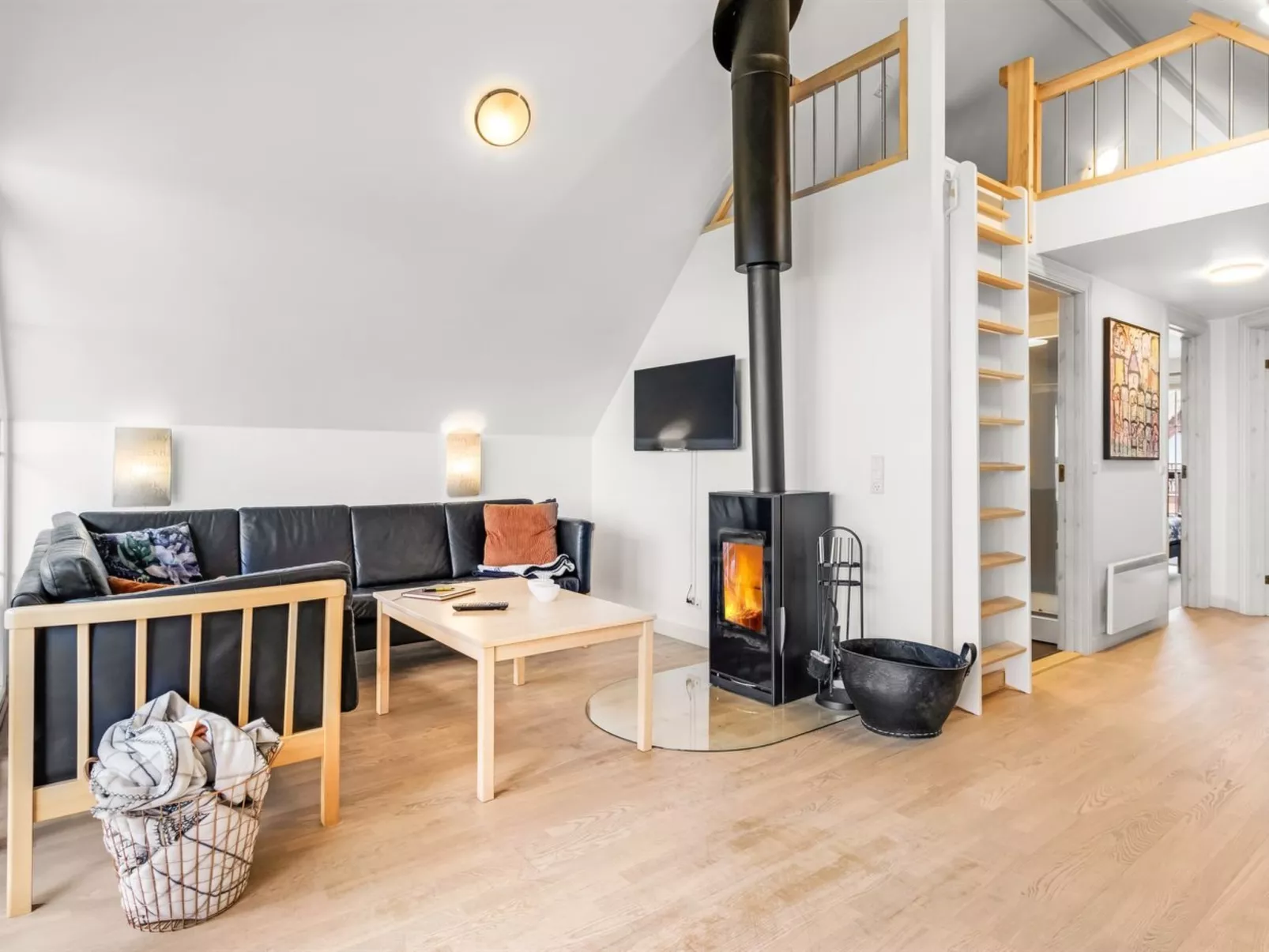 "Auwe" - 3.5km from the sea-Drinnen