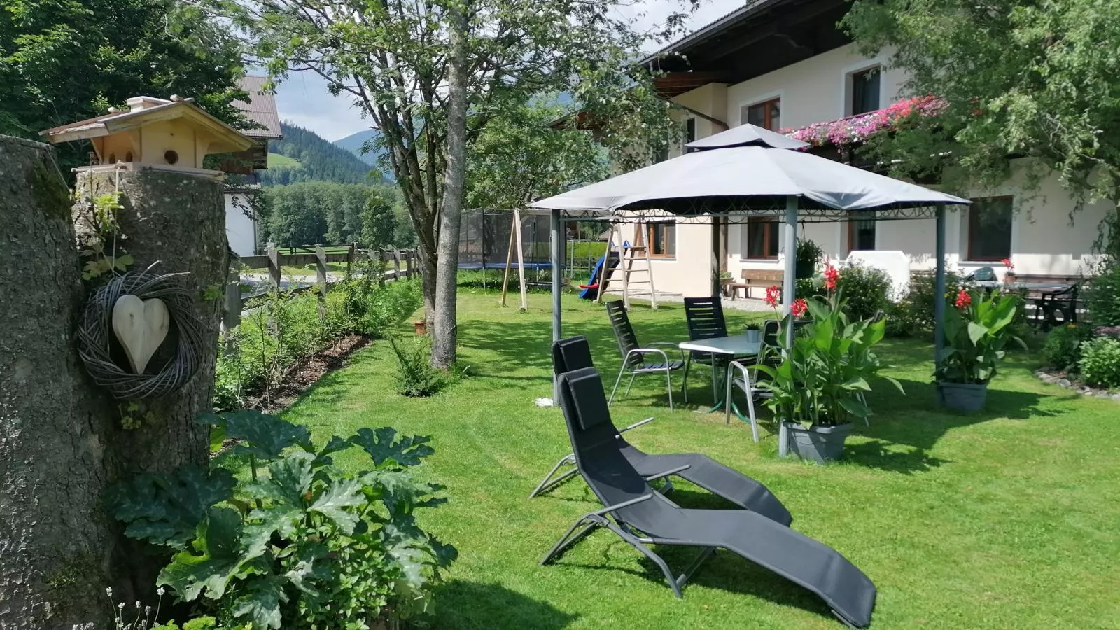 Mühlhof-Gardens in summer