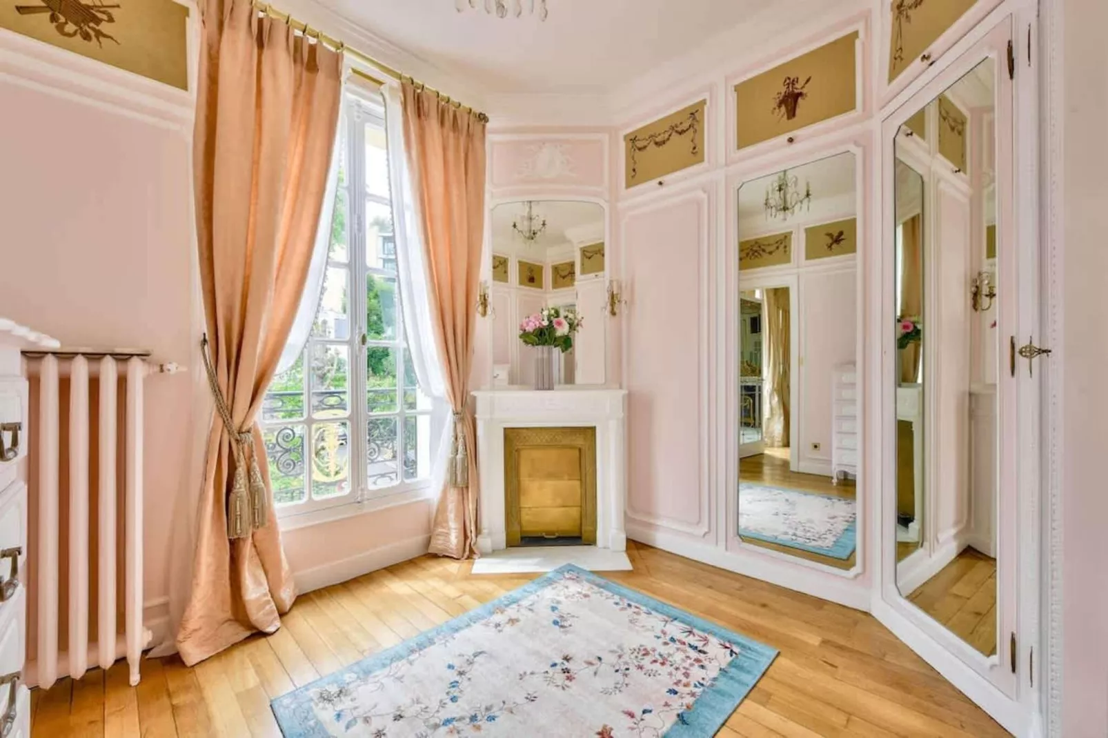 Noble demeure de luxe en plein coeur de Paris-Flur