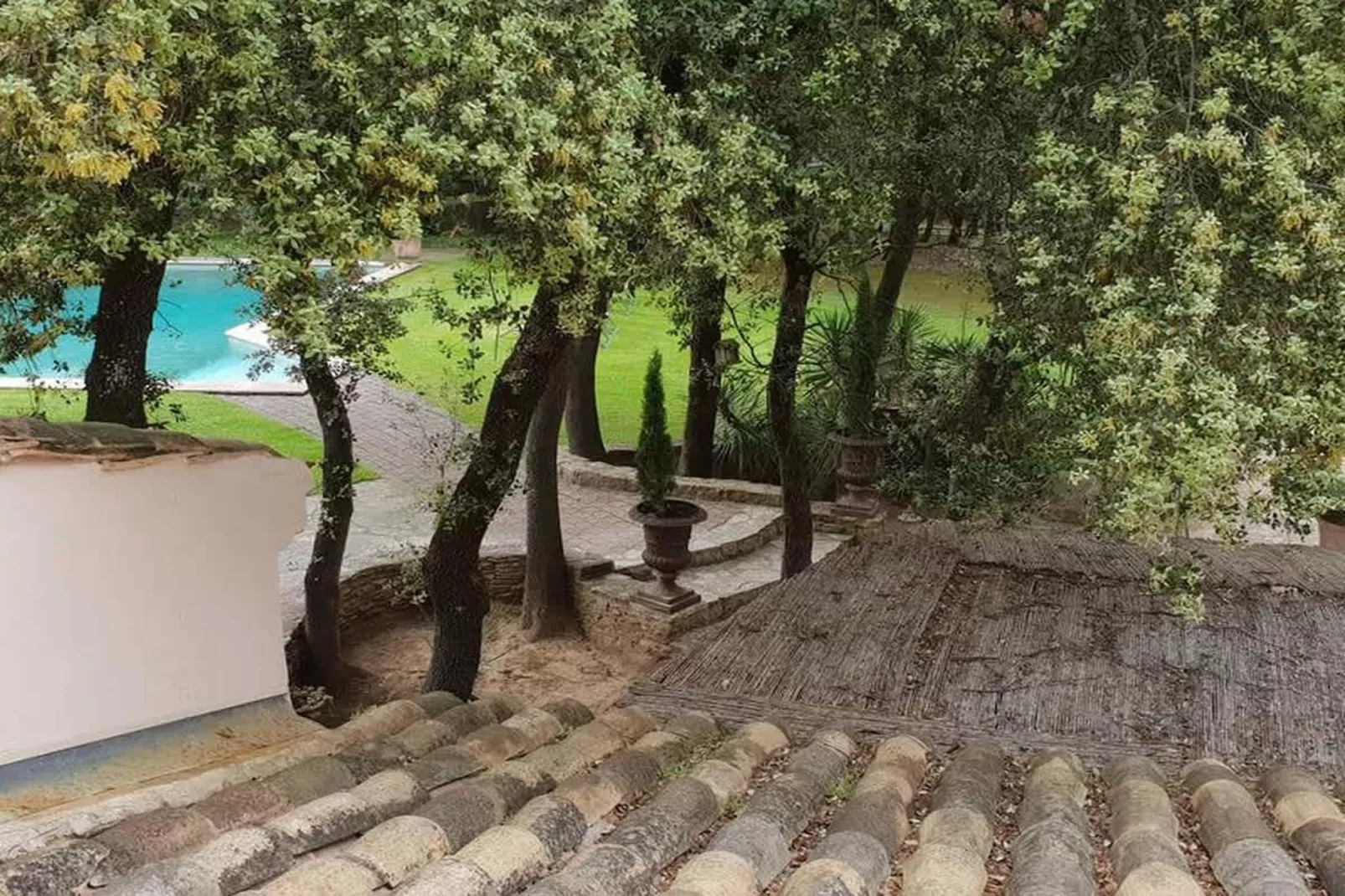 Villa cadre idyllique et reposant avec piscine-Vue d'été