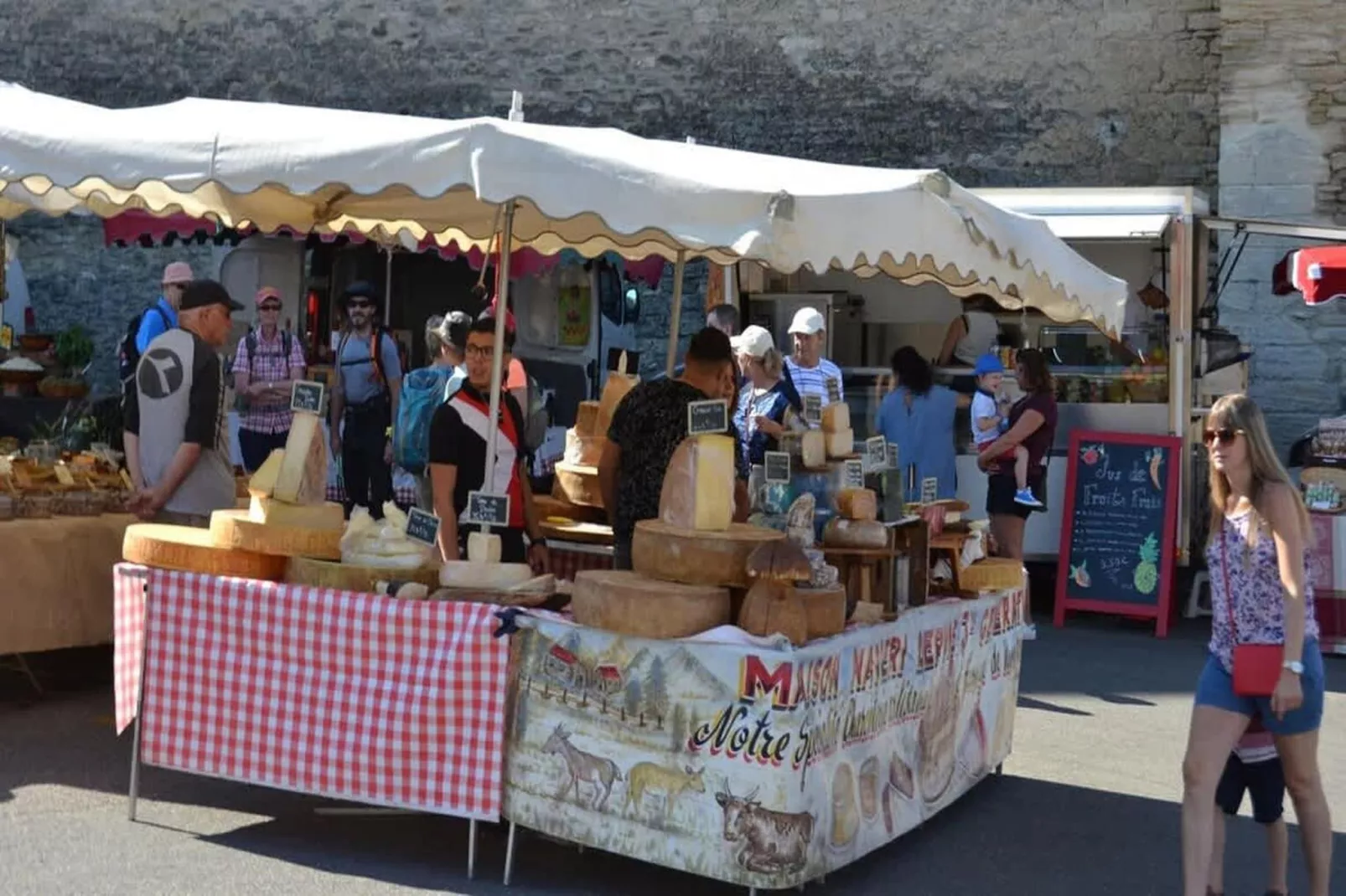 Villa Les Beaumettes - Havre de paix dans le Luberon-Areas within 1km in summer