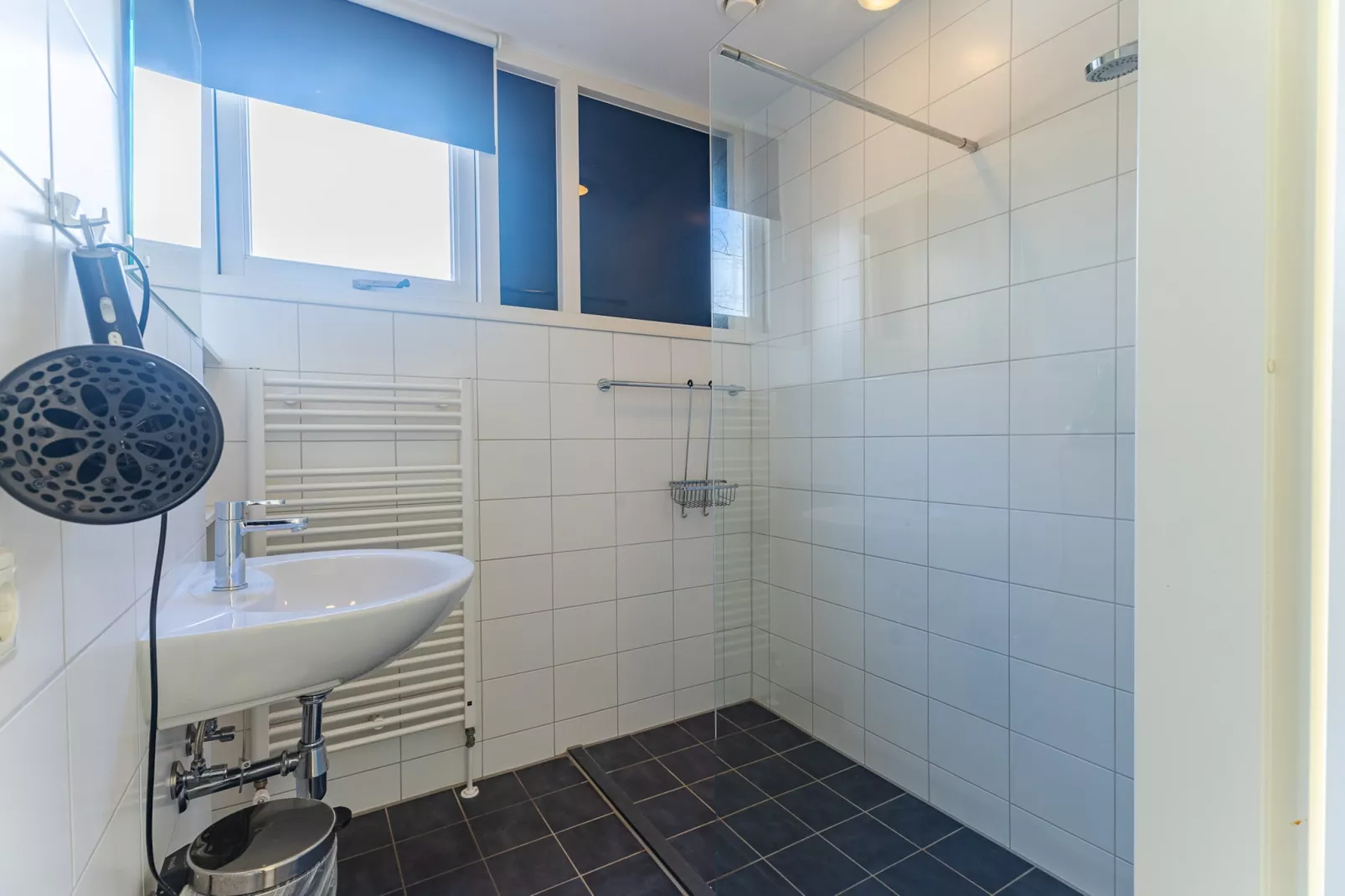 Zonnedorp 1 Solskin Renesse | Beach Holiday in Modern Holiday Home - Bathroom