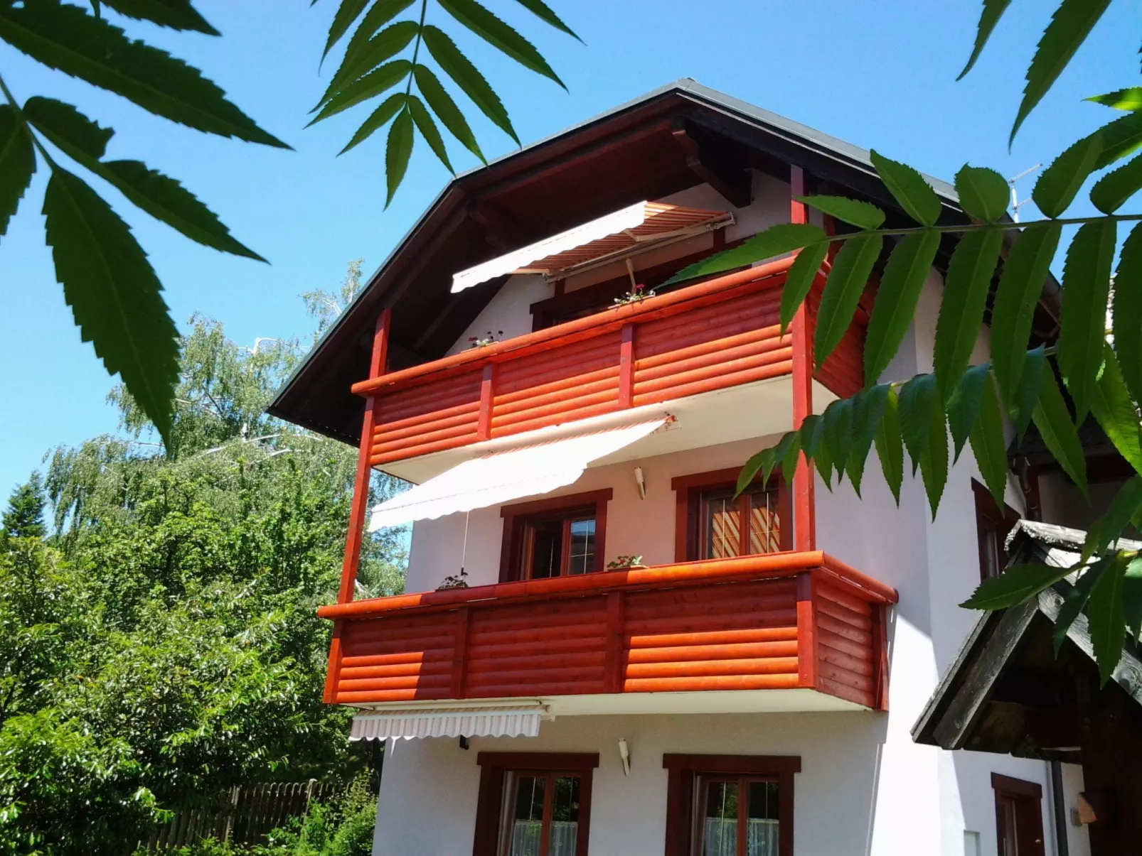 Studio-Appartement mit Balkon - Image-tags.info