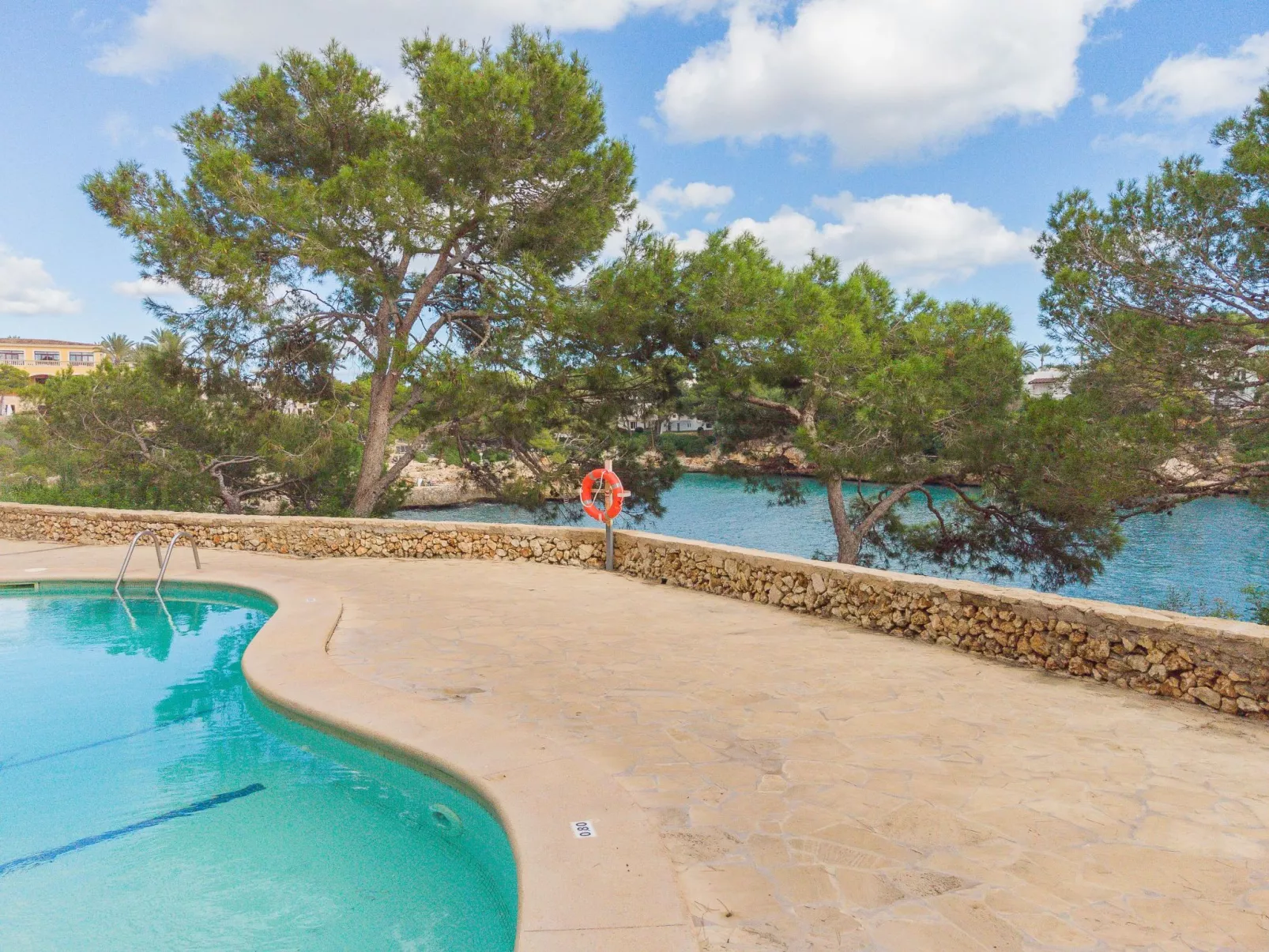 Neu renoviertes, modernes Apartment für 4 Personen, direkt an der Cala Ferrera - Draußen