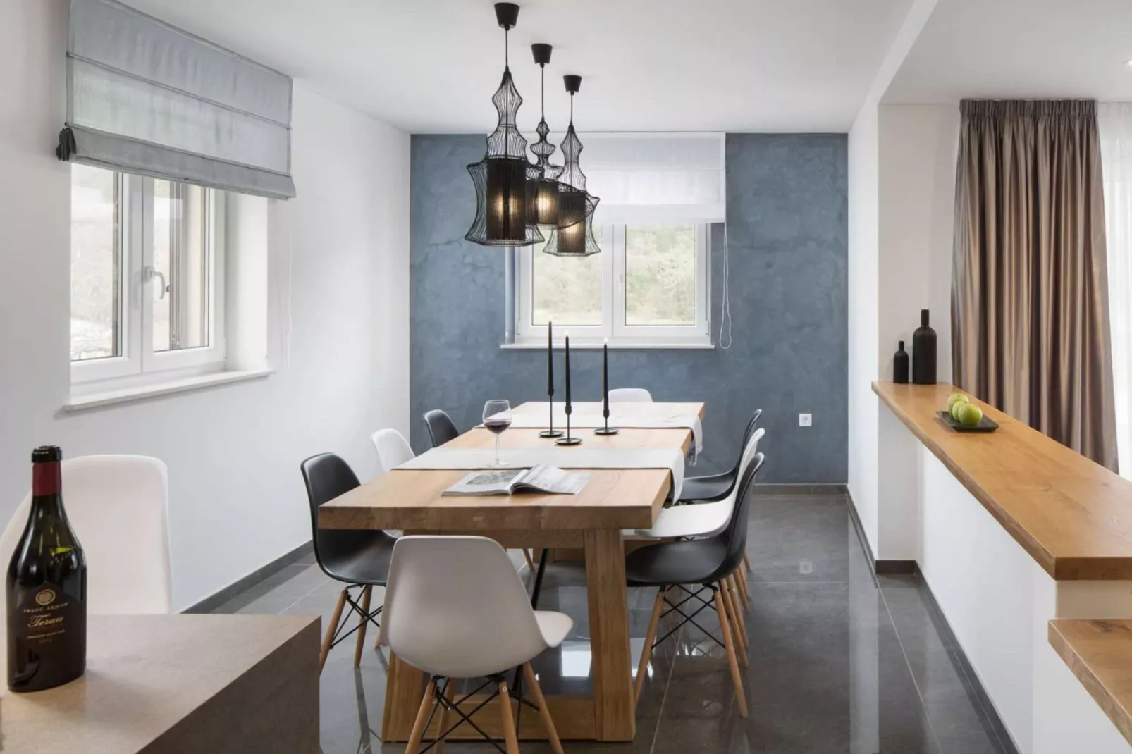 Villa Terra-Dining room