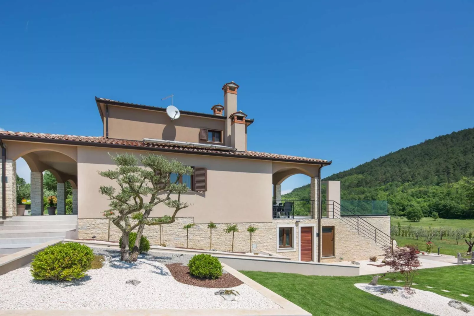 Villa Terra-Exterior summer