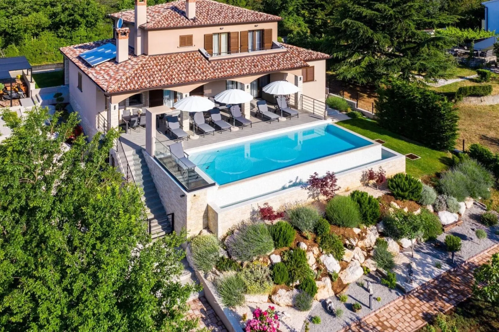 Villa Terra-Exterior summer
