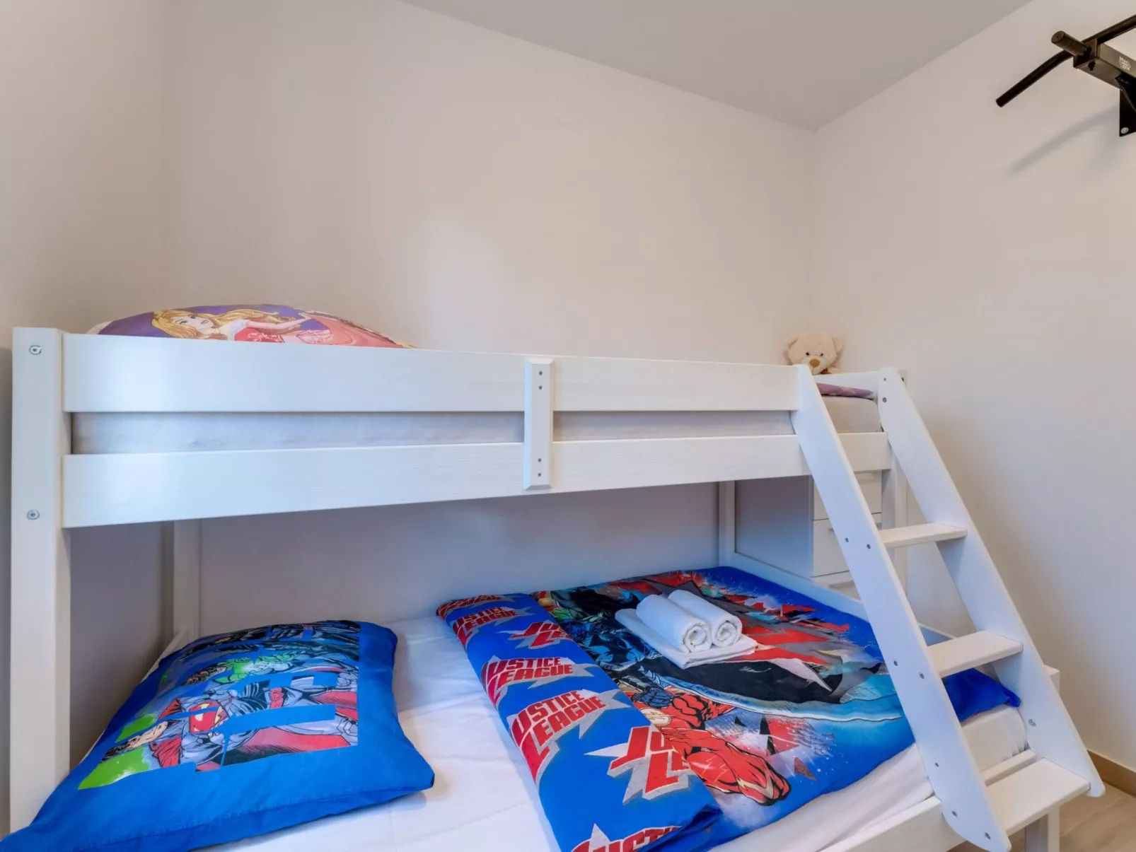 Haus in Pinezići mit privatem Pool - Image-tags.info