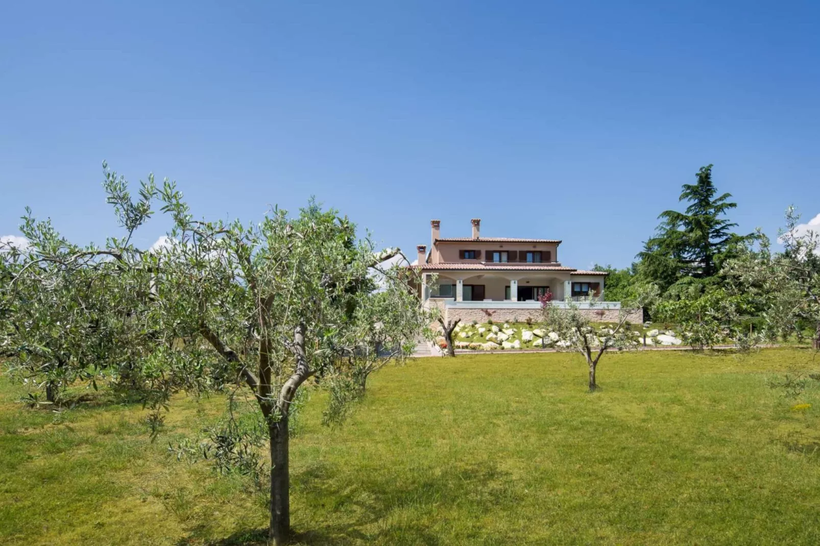 Villa Terra-Gardens summer