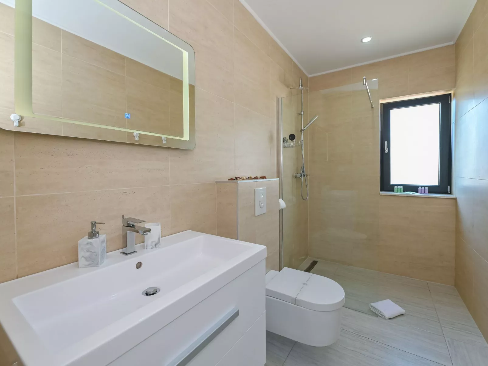 Mit Privatpool für 16 Personen ca. 160 m&sup2; in Novalja, Adriaküste Kroatien - Image-tags.info