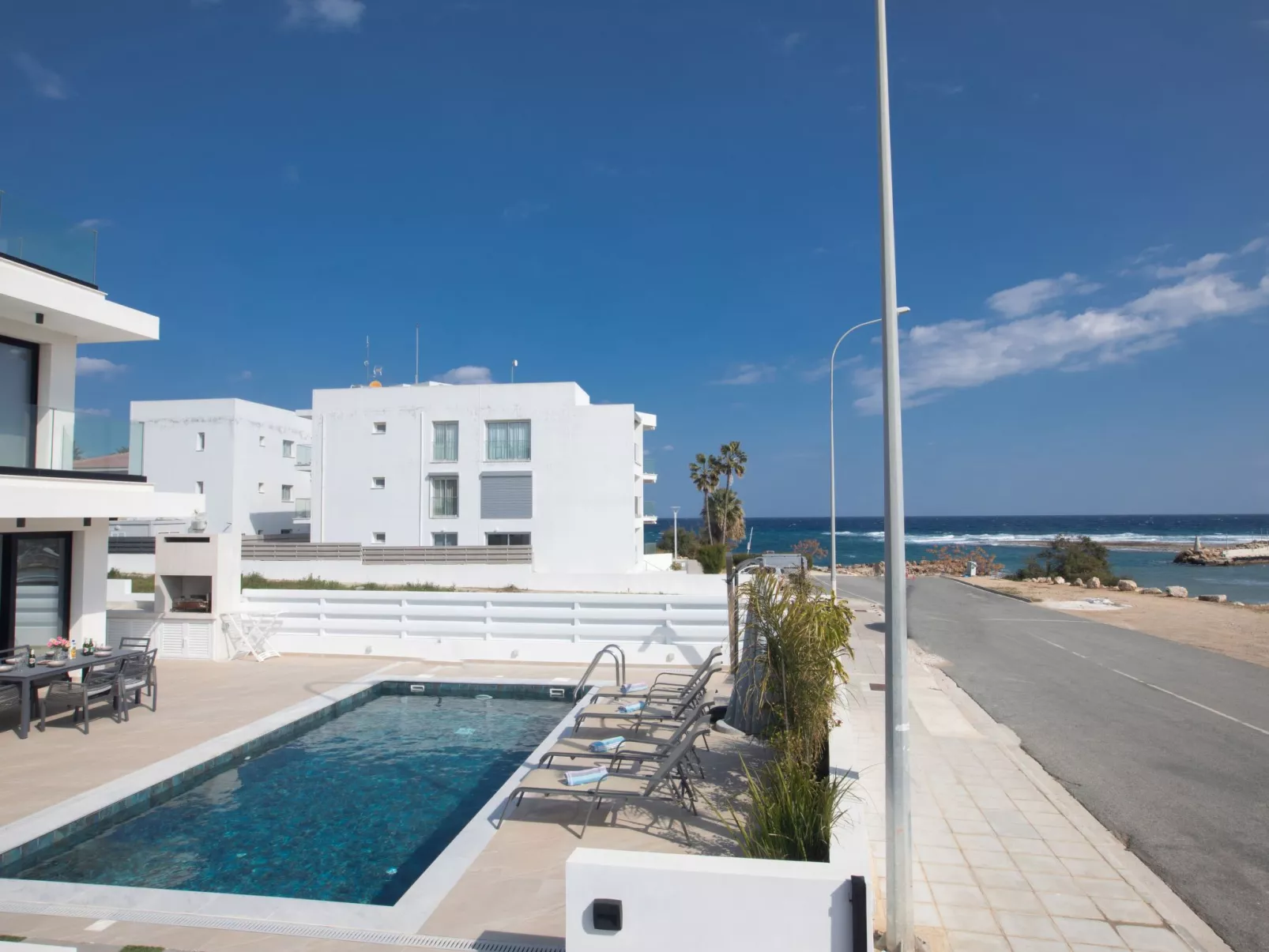 Haus in Paralimni mit Doppelveranda - Image-tags.info