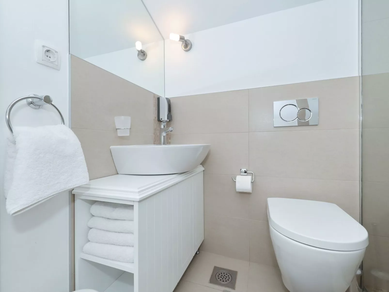 Mediterrane Villa, Pool, Panoramablick aufs Meer - Image-tags.info