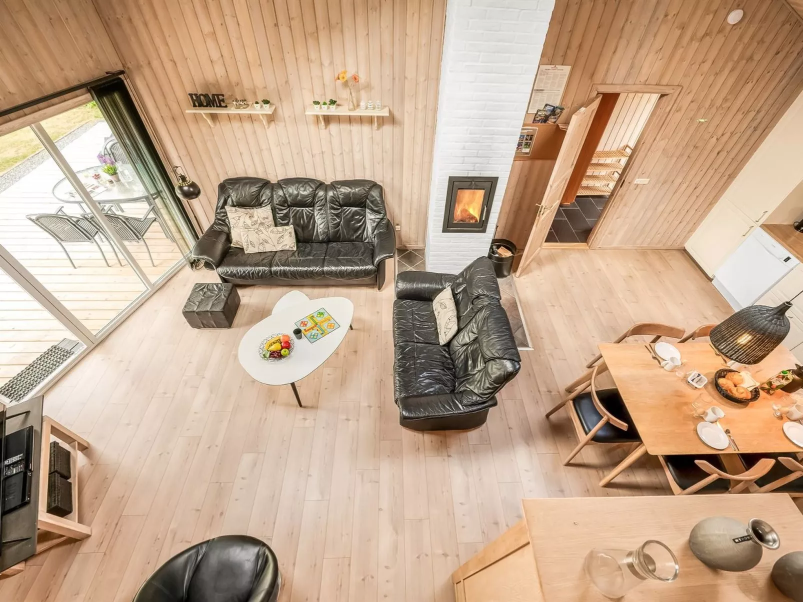 "Yorick" - 350m to the fjord - Inside