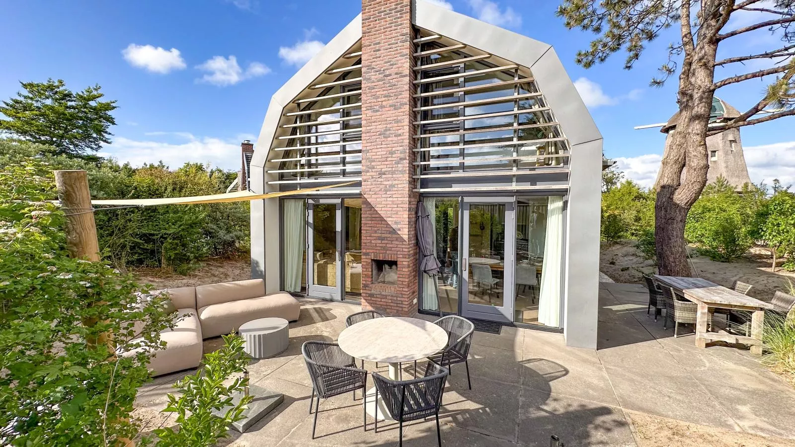 Duinland - Exterior in summer