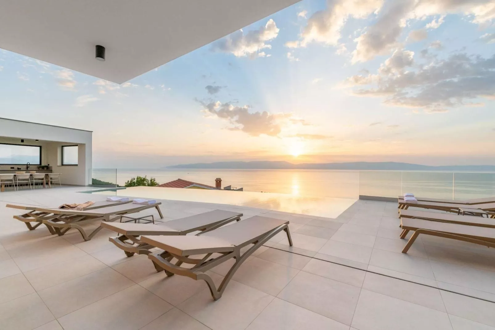 Villa rOvni-Aussicht Sommer