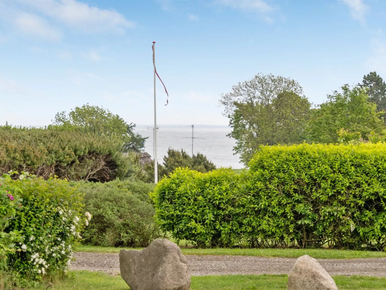 "Flicka" - 275m from the sea-Draußen