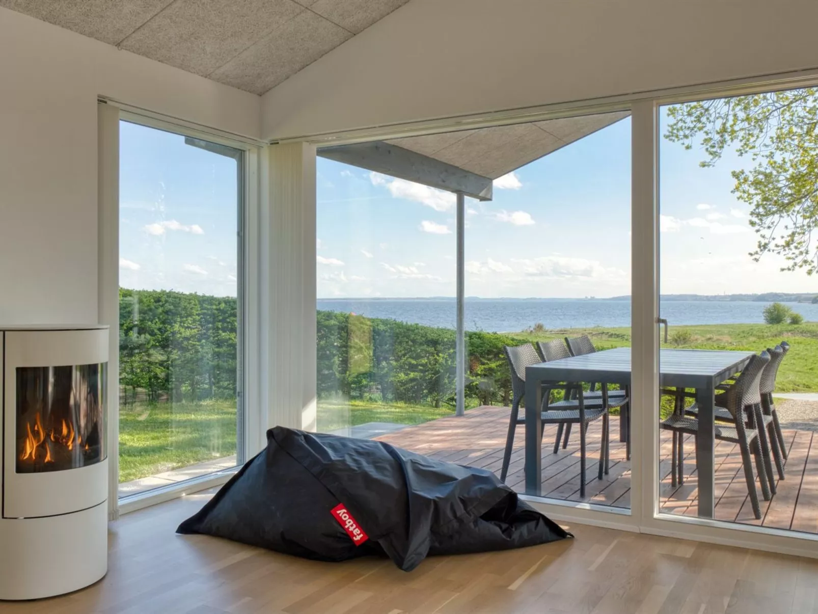 "Elissa" - 50m to the fjord-Inside