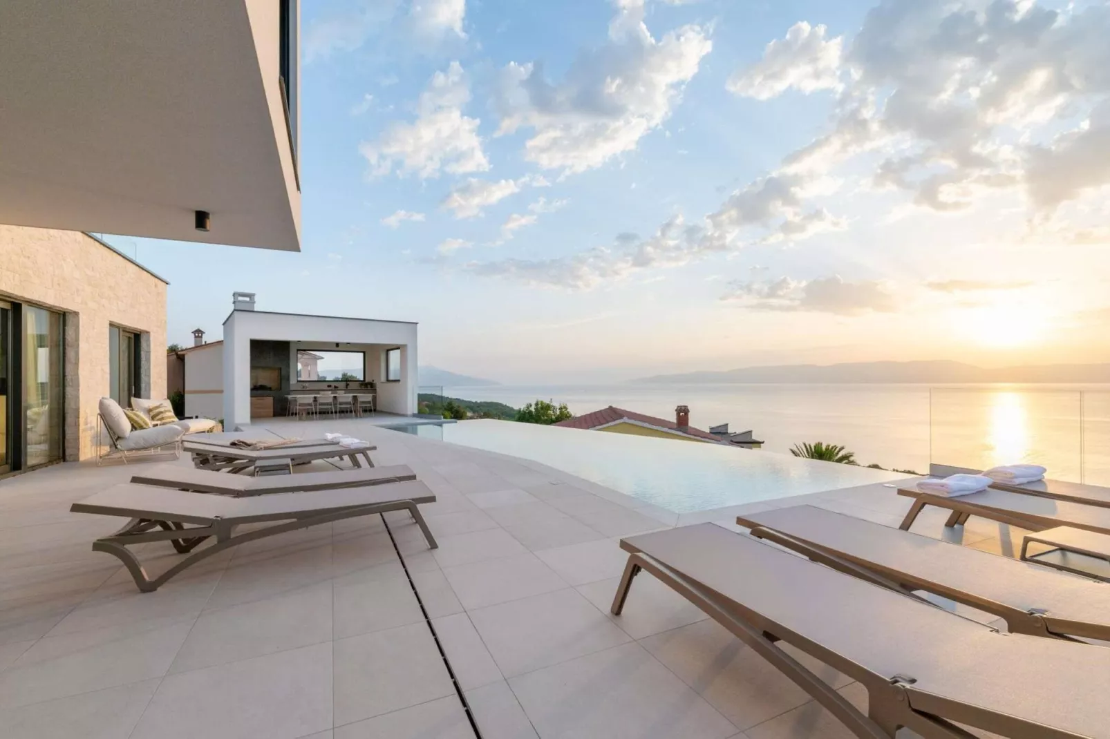 Villa rOvni-Aussicht Sommer
